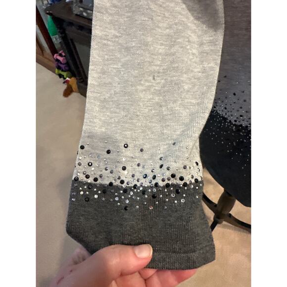Women’s Alfred Dunner Gray Sequin Sweater. Size Medium - Picture 4 of 5
